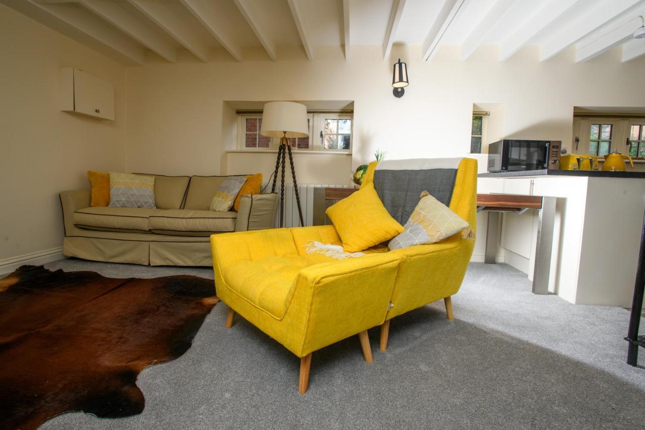 Pass The Keys Homey Flat In Sleaford Centre ภายนอก รูปภาพ