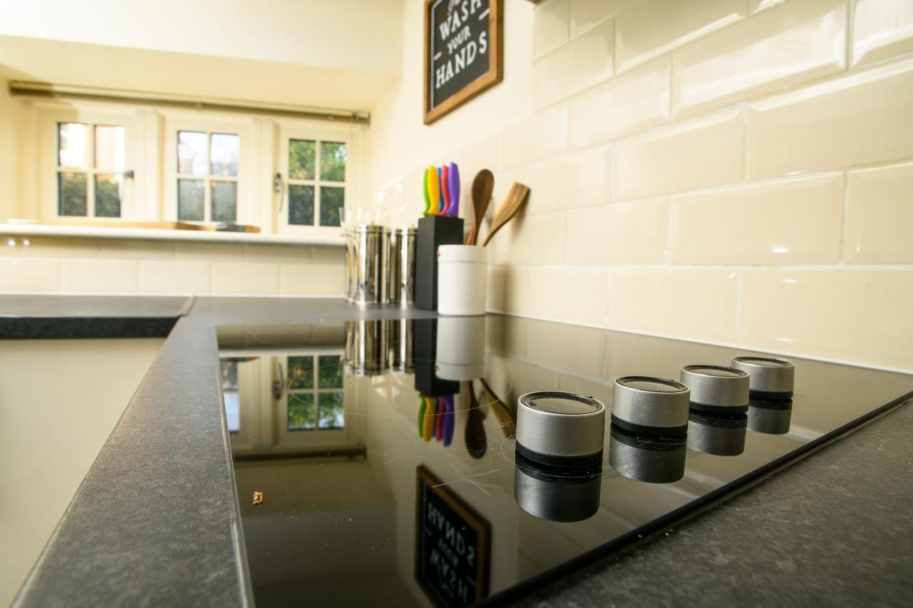 Pass The Keys Homey Flat In Sleaford Centre ภายนอก รูปภาพ