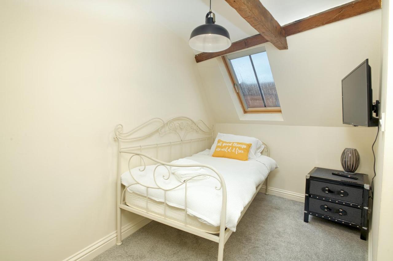 Pass The Keys Homey Flat In Sleaford Centre ภายนอก รูปภาพ